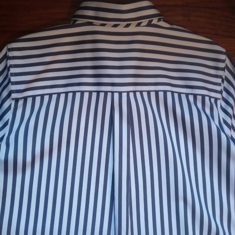 CHICO'S no iron stretch 3/4 sleeve stripe shirt (0/US4) - Picture 13 of 16